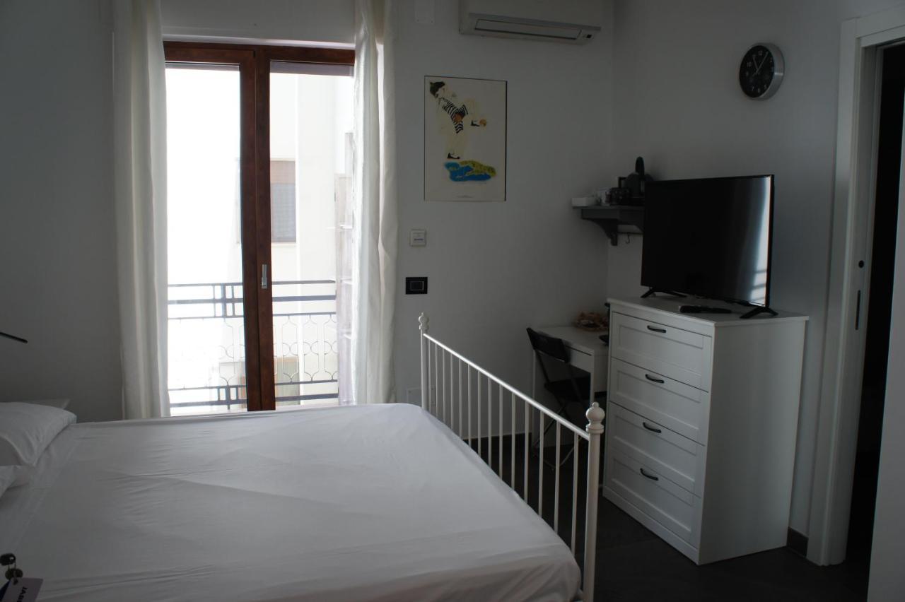 Da Nonna Teresa Bed & Breakfast ซาแลร์โน ภายนอก รูปภาพ